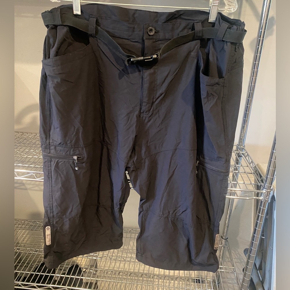Aerotech Designs Cyclewear shorts. Size men’s Xl